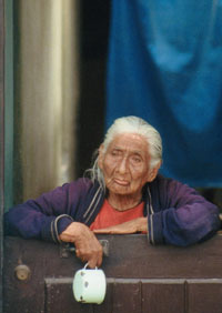 Alte Frau in Lima, Peru; COPYRIGHT: Christoph Rau, Darmstadt 2004